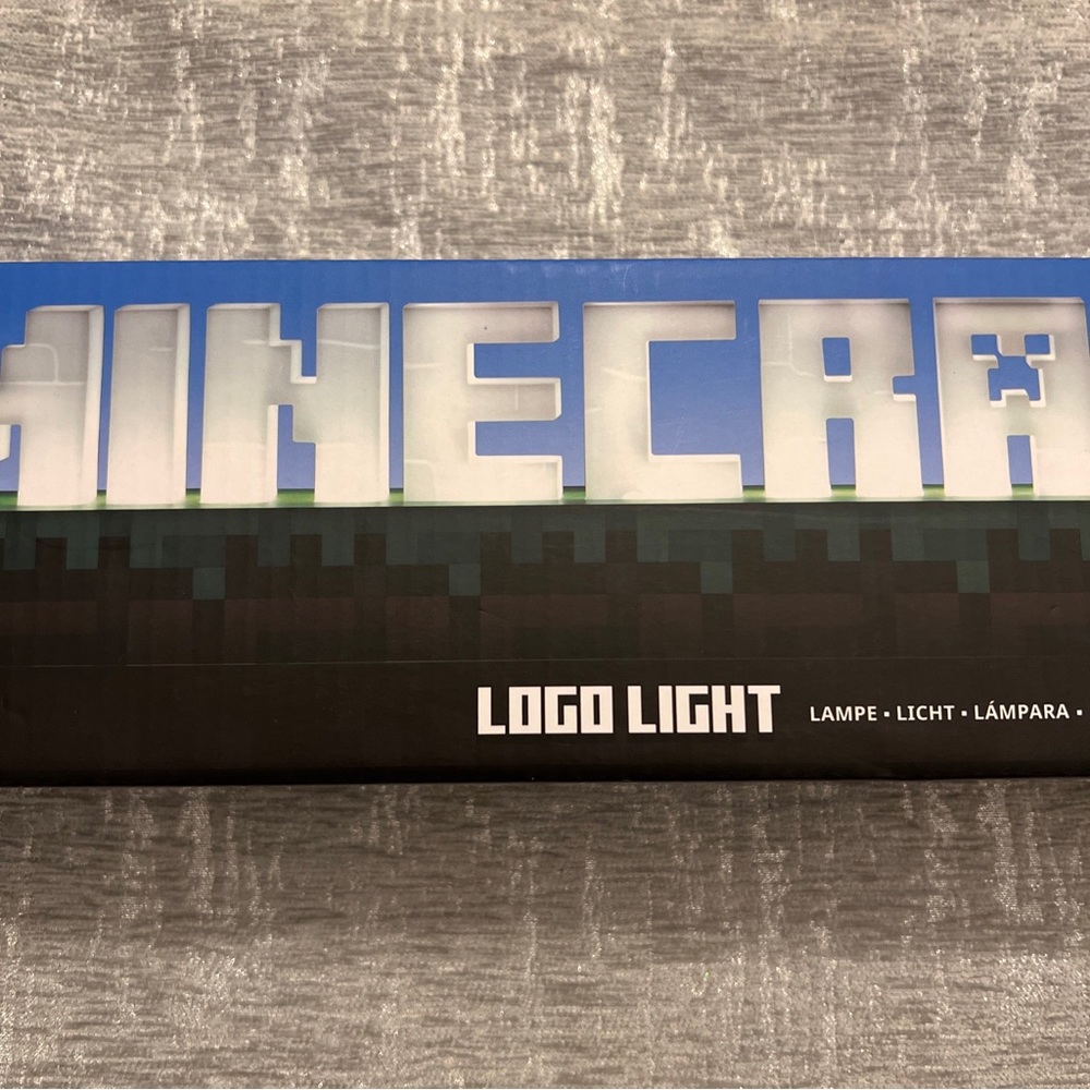 Minecraft Logo Light - Picture 6 of 9